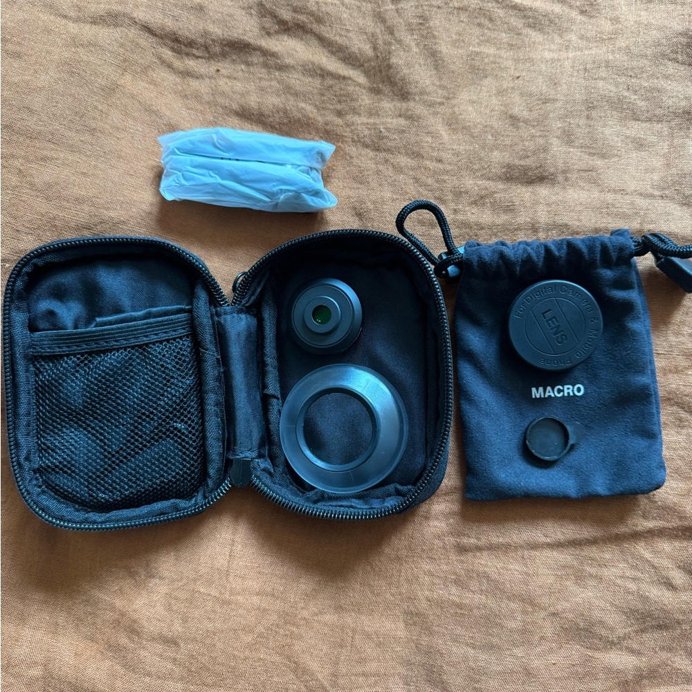 Sandmarc Macro 25 mm Camera Lens With Lens Covers And Clips For iPhone